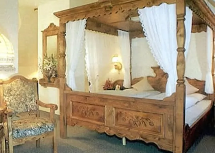 Spundloch- & Weinrestaurant Gæstehus Veitshöchheim